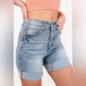 New Judy Blue Cool Runnings Tummy Control
Cool Denim Shorts